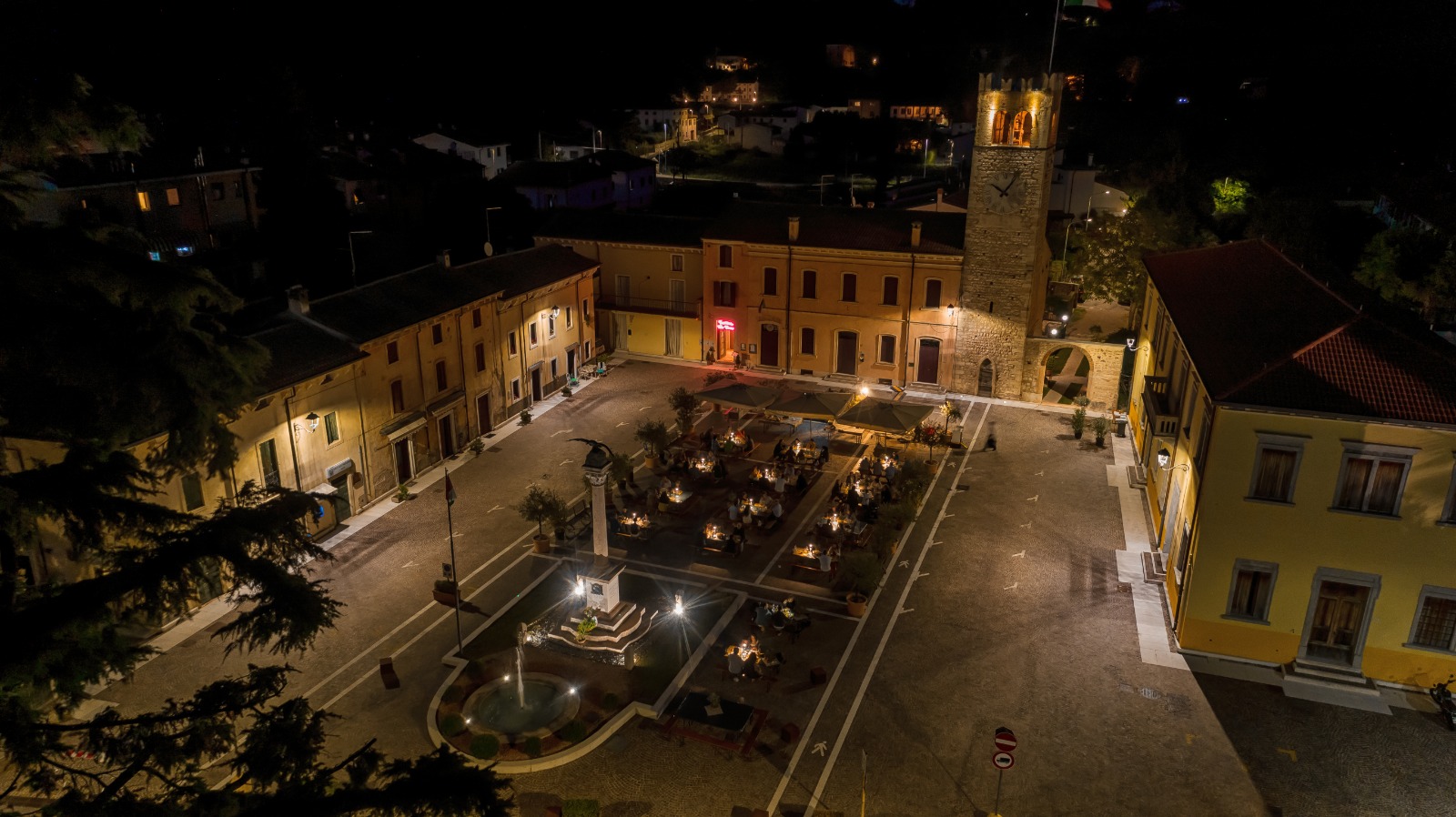 Piazza Mezzane Grigliata al Chiaro di Luna