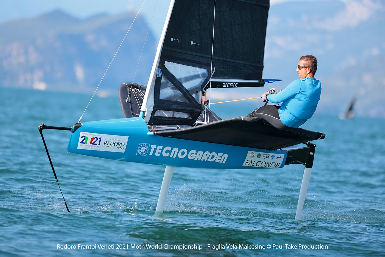 Fraglia Vela Malcesine Moth Worlds 2021 4N4A6488 Paul Take min